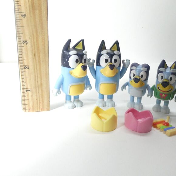 Lot of 6 Bluey & Bandit Dad Figures + Accessories Crown - Picture 5 of 7